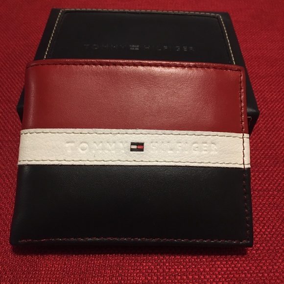🔴🔵Tommy Hilfiger Mens Wallet - Picture 1 of 4